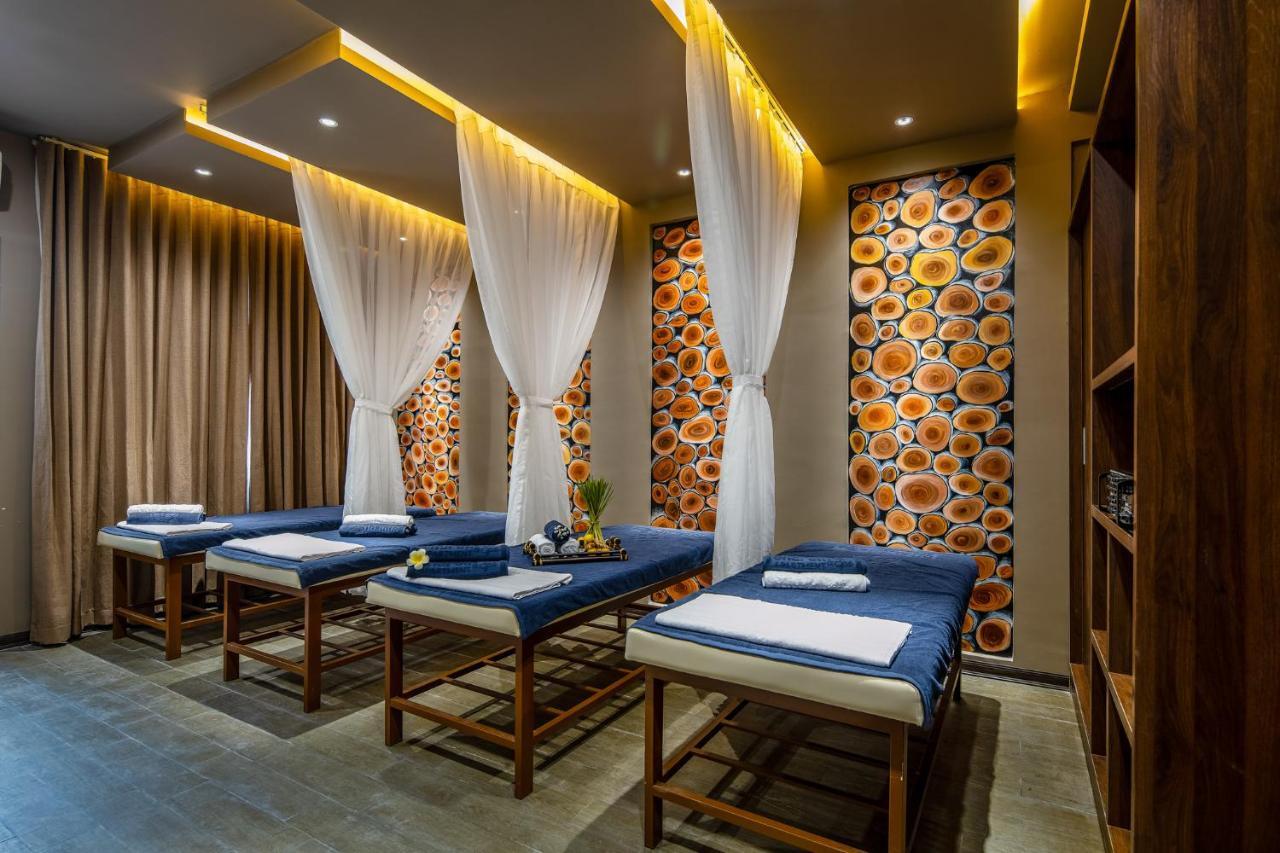 Sharon And 3* Da Nang